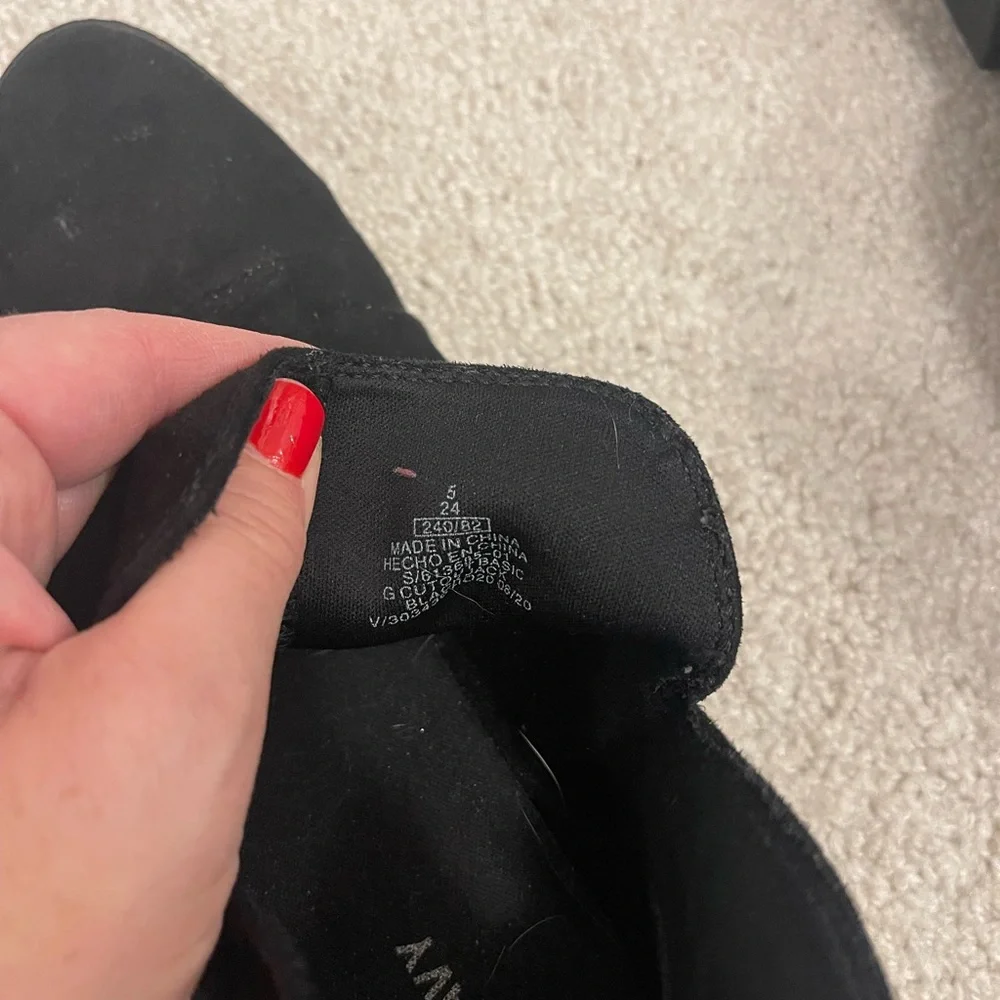 Black Old Navy Girls size 5 Booties